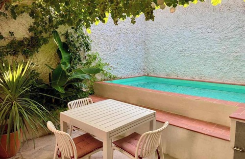 Saifores House | A charming little house nestled between vineyards and the sea.