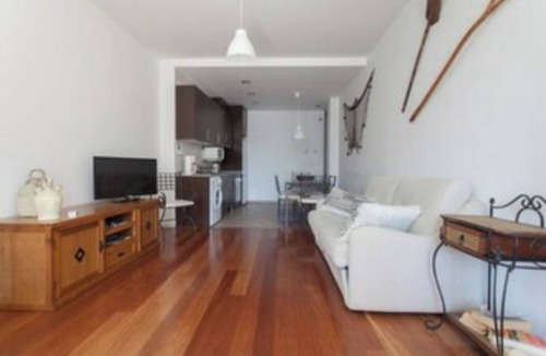 Barri Vell - Santa Creu Apartment | Abad apartment with views of the Santa Barbara castle 5 minutes from the beach