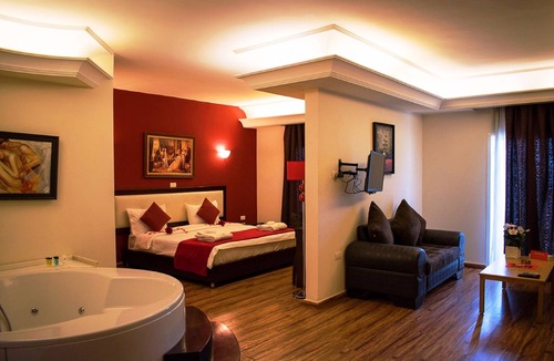 Haret Sakher Hotel | Al Murjan Palace Hotel