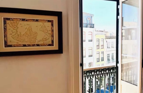 Merces Apartment | Amazing 9Bedroom Apartments in Príncipe Real. Historical center of Lisbon.