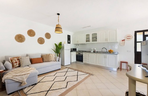 Vale de Parra Apartment | Andorinha OCV | Peaceful Retreat, Pool & Garden