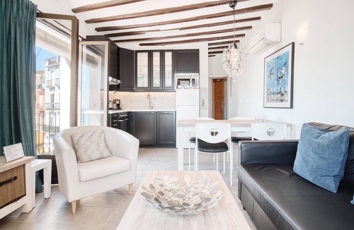 Old Town Apartment | Apartamento 'Casa amarilla del mar piso 2' con vistas al mar, Wi-Fi y aire acondicionado