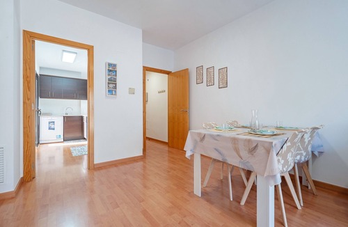 Vinebre Apartment | Apartment 'Ángel' with Private Terrace, Wi-Fi and Air Conditioning