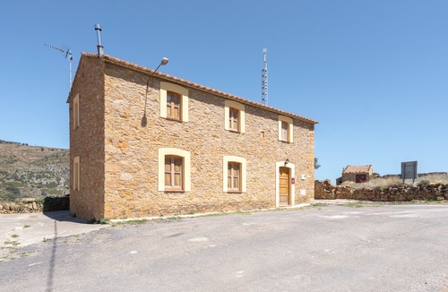 Culla House | Apartment 'Antiga Escola De Molinell' with Mountain View, Private Terrace and Private Garden