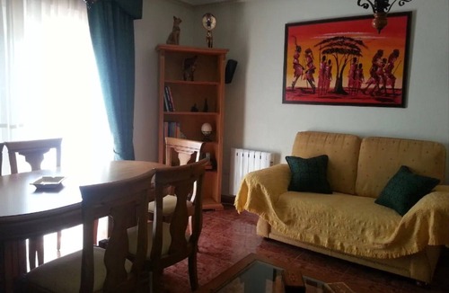 El Moncayo Apartment | Apartment 'Residencia Lucia' with Sea View, Wi-Fi and Air Conditioning