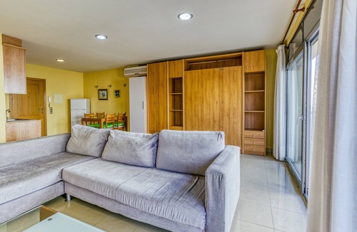 L'Escala Apartment | Apartment Estudio G close to the Beach with Balcony & Wi-Fi