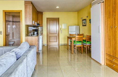 L'Escala Apartment | Apartment Estudio G close to the Beach with Balcony & Wi-Fi