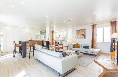 Barri Vell - Santa Creu Apartment | Apartment in the center of Alicante and 100 meters from the beach.