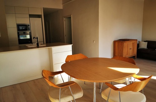 L'Antiga Esquerra de l'Eixample Apartment | Apartment 'Super Centríco Piso En Barcelona' with Wi-Fi and Air Conditioning