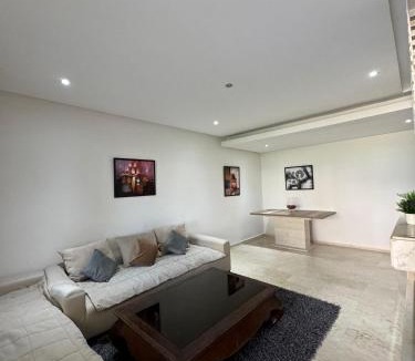 Plage des Nations Apartment | Appartement avec Piscine et vue Mer "Confort et Détente"