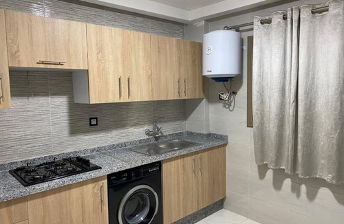Sidi Brahim Apartment | Appartement Luxueux Securisé Climatisé Avec Parking Gratuit quartier Tres Calm