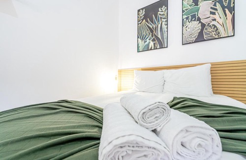 Mina House | April Square Guesthouse by Lisbon with Sintra