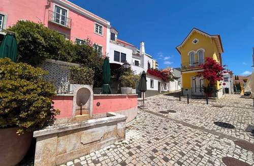 Paco De Arcos Apartment | Arcos House by the Sea, 1 bedroom Apt Sleeps 4