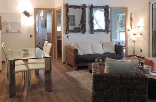 Torredembarra Apartment | AT054 Els Pins, primera línea de la playa, reformado