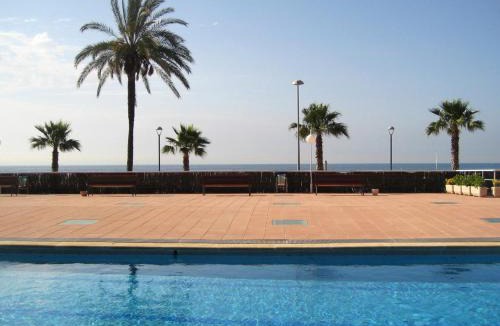 Torredembarra Apartment | AT116 Els Pins, comunidad con piscina en 1ra línea de la playa