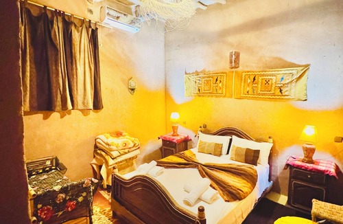 Tarmigt House | Authentic Room in a Traditional Moroccan Riad.