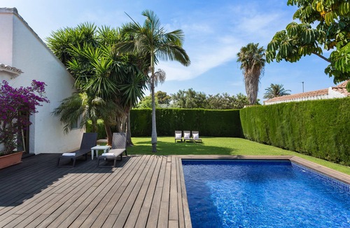Daimuz House | AZAHAR House. COSTA VALENCIANA, COSTA BLANCA. Garden, swimming pool, beach.