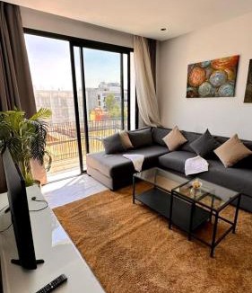 Casablanca Apartment | B-Living Oasis - Sunny 1BR, Palm Views, Balcony