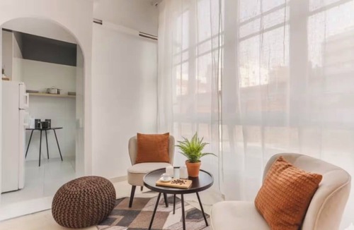 La Nova Esquerra de l'Eixample House | Barcelona City Building! Several units perfect for big groups!