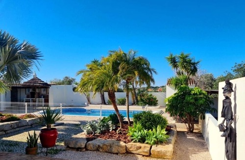 Olhao Villa | Beautiful 8 person luxury villa with a large private swimming pool