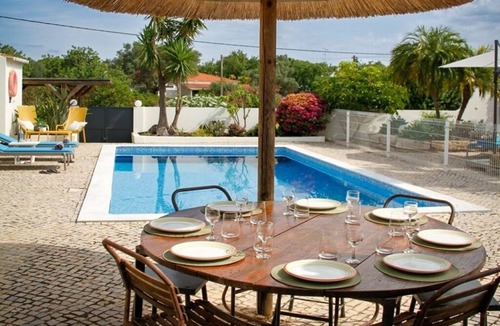 Olhao Villa | Beautiful 8 person luxury villa with a large private swimming pool