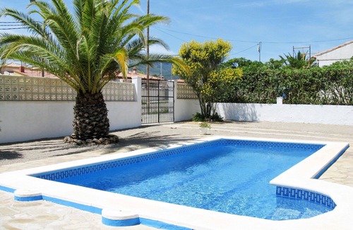 Miami Platja House | Beautiful private villa for 4 people with private pool, TV, terrace and pets allowed
