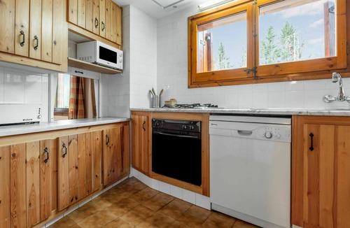 La Molina House | Beautiful private villa for 8 guests with WIFI, TV, balcony and pets allowed