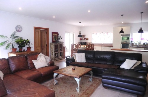 Albardeira Villa | Beautiful villa near Meia Praia, Lagos with solar heated pool & lots of space