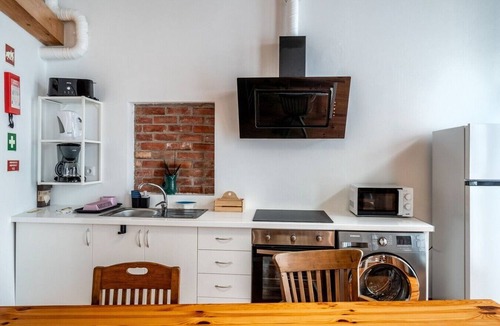 Caparica Apartment | Breezy Sunlit Loft in Porto Brandão