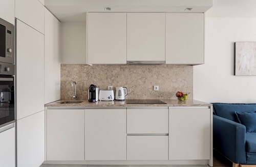 Linda-a-Velha Apartment | Bright 2-Bedroom Apartment in Ajuda with AC