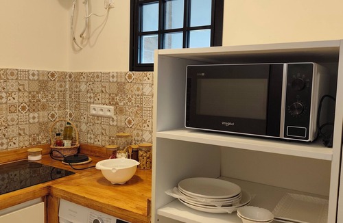 Gauthier Apartment | Bright apartment 5min from Twin, quiet Gauthier neighborhood.