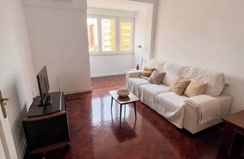 Sao Domingos de Benfica Apartment | Bright, Renovated 2-Bedroom Apartment Very Close to the Lisbon Zoo