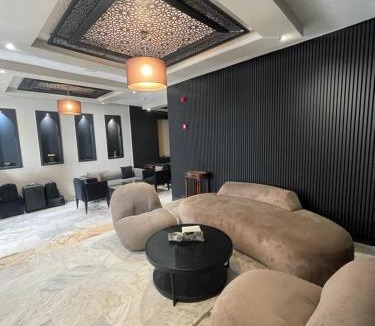 LA GIRONDE Hotel | Cadé Hotel