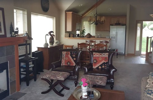Klamath Falls House | Calm, Class & Comfort at the Running Y Ranch Resort