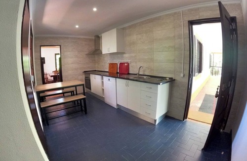 Almada Villa | Caparica, V4 House with garden in Lazarim, Caparic