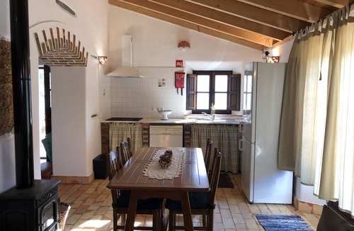 Baiona House | Casa do Sobreiro-Cosy Country Houses- with swimming pool and tennis table