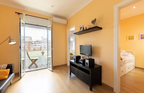la Vila de Gracia Apartment | Casa Flors - 2 bedroom apartment with free wifi