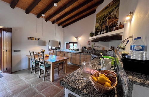 Santiago Maior House | Casa Grande, spacious, stylish two bedroom Casa, close to Castelo de Vide