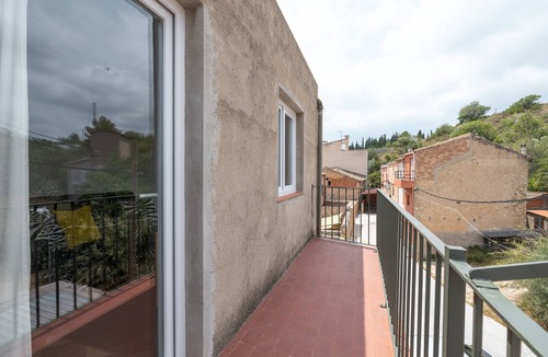 Aldover Apartment | Casa Lindo – Bright Apartment with Large Terrace Next to the Vía Verde
