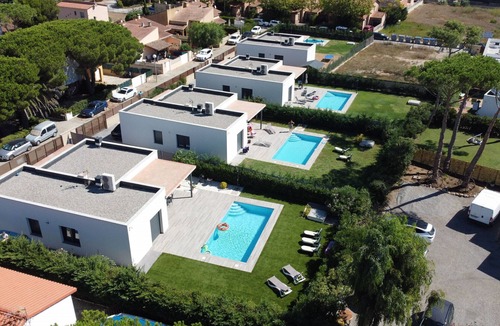 Mas Pinell Villa | Casa Olivera - Private pool, A/C and modern