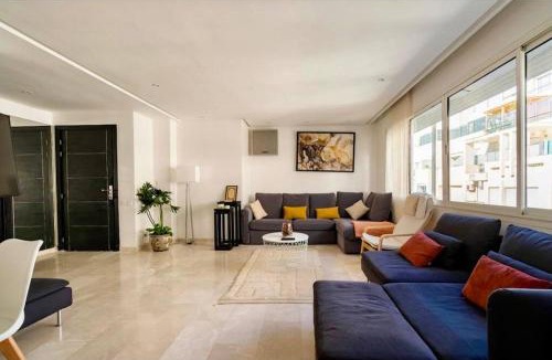 Racine Apartment | Central, cosy, confortable - Bleue Résidence