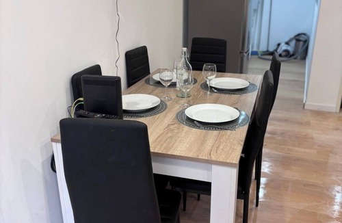Santa Engracia Ski Chalet | Chalet for 5 in the city center