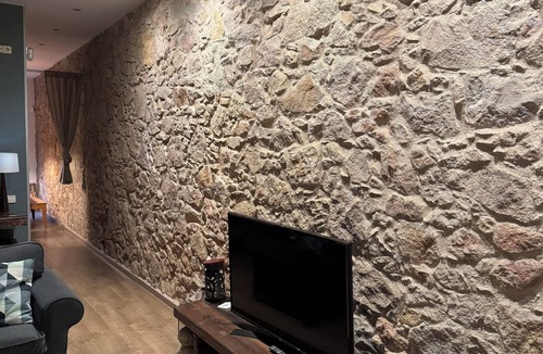 La Bordeta Apartment | Charming 1-bedroom apartment with WiFi, AC in beautiful Barcelona