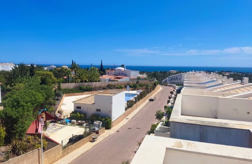 Cerro de Aguia Villa | Charming 3-bedroom villa with WiFi and AC with sea view in Albufeira