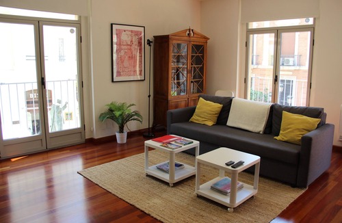 Sant Francesc Apartment | Charming apartment in the center of Valencia with views of the Cathedral.