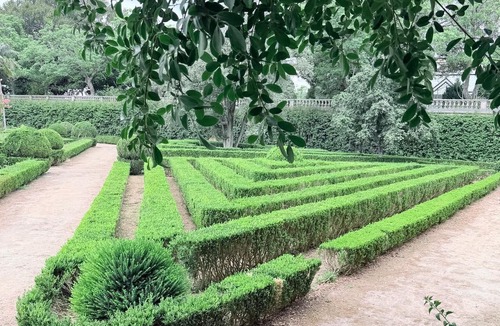 Linda-a-Velha Apartment | Charming one-bedroom apartment opposite the Ajuda Botanical Garden, Lisbon.