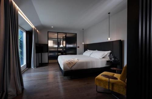 Centro / Baixa Hotel | chic&basic Gravity