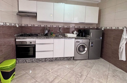 Al Hoceima House | City Center Apartment in the Heart of Al Hoceïma | Balcony & WiFi | Blue Pearl