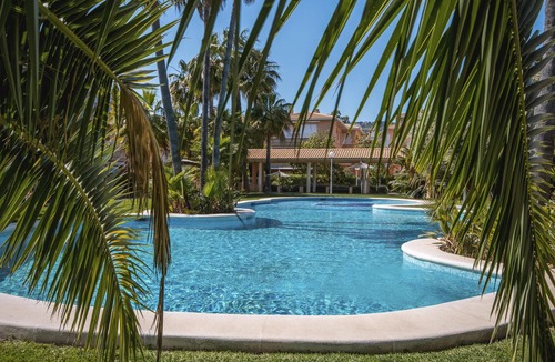 Javea Apartment | Classic and comfortable apartment with communal pool in Javea, on the Costa Blanca, Spain for 4 persons