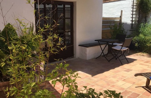 Barracao Apartment | Country house apartment with bathing lake and pool, near the beach (2-4 people)